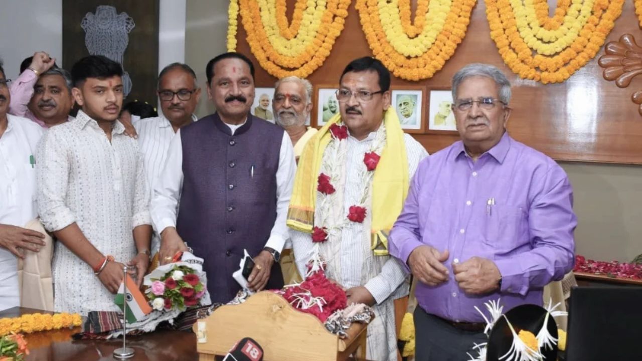 અંકલેશ્વર એ ભારતના ગુજરાતના 182 વિધાનસભા મતવિસ્તારોમાંથી એક છે. તે ભરૂચ જિલ્લાનો એક ભાગ છે. એફિડેવિટ મુજબ શૈક્ષણિક લાયકાતની વાત આપણે કરીએ તો. 1994માં સાઉથ ગુજરાત યુનિવર્સિટી સુરતમાંથી બીએ કર્યું છે. તેમજ એલએલબી , સેકન્ડ સેમેસ્ટર સુધીનો અભ્યાસ સાઉથ ગુજરાત યુનિવર્સિટીમાંથી પૂર્ણ કર્યો છે.