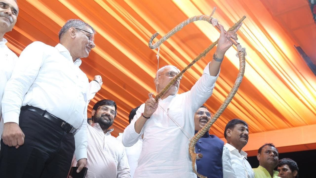 તેઓ અમદાવાદ શહેરના ભાજપ પ્રમુખ પણ રહી ચૂક્યા છે અને તેઓ ઉદ્યોગ સેલ ભારતીય જનતા પાર્ટી ગુજરાતના સંયોજક રહ્યા છે. જગદીશ પંચાલે ગુજરાત યુનિવર્સિટીમાંથી અભ્યાસ કર્યો છે.