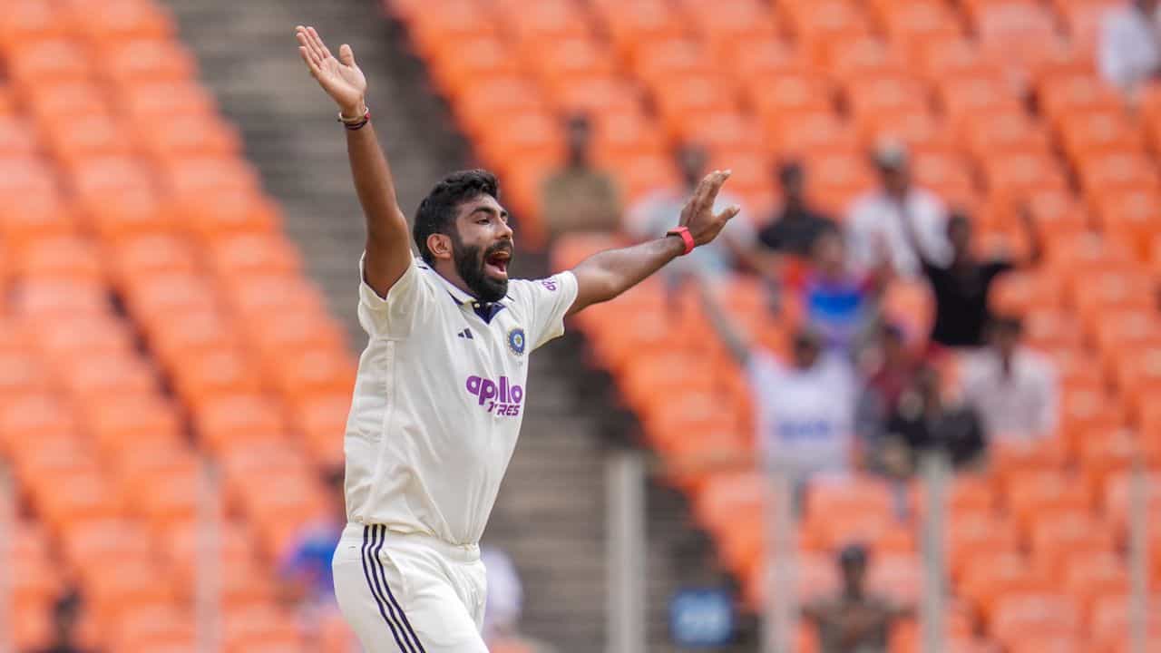 IND vs WI: વેસ્ટ ઈન્ડિઝ 50 ઓવર પણ રમી શક્યું નહીં, 162 રનમાં ઓલઆઉટ, બુમરાહે રેકોર્ડ બ્રેકિંગ ફિફ્ટી ફટકારી