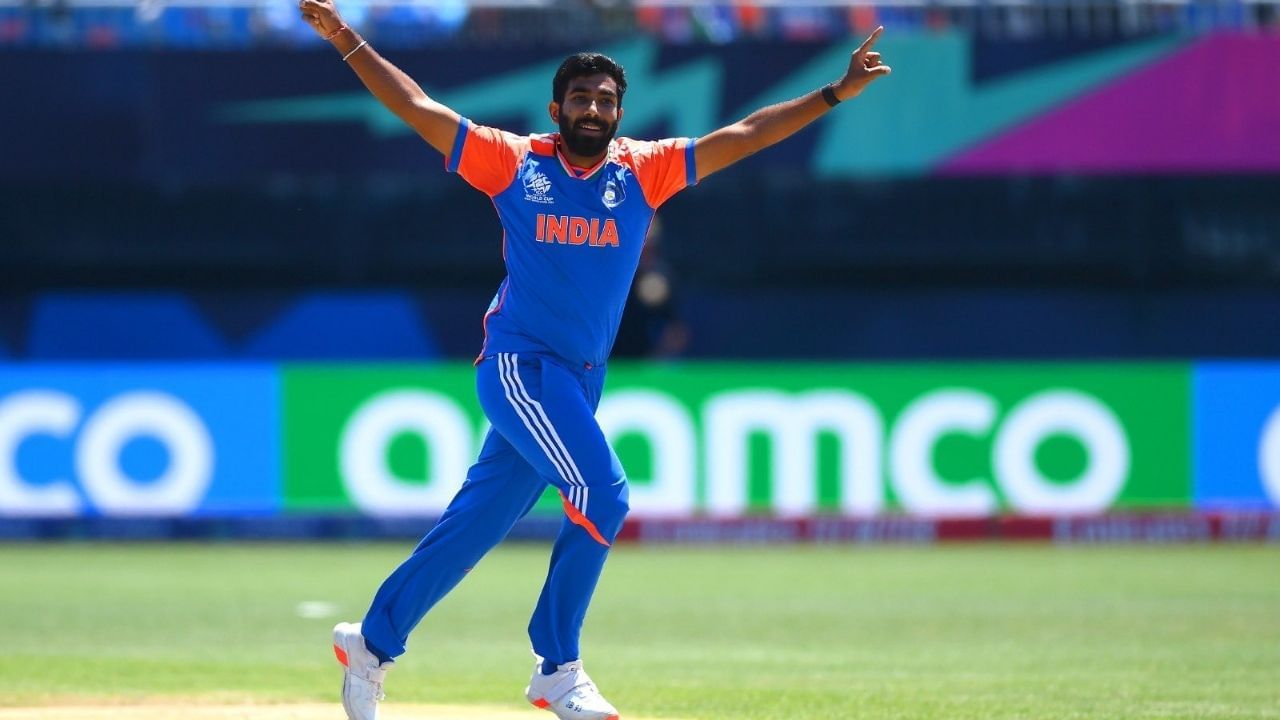 પરંતુ બુમરાહનું એશિયા કપ 2025માં બોલથી પ્રદર્શન કાંઈ ખાસ જોવા મળ્યું ન હતુ. ત્યારે આ સીરિઝમાં તેના પર્ફોમન્સ પર સૌની નજર રહેશે. તેમજ બુમરાહની પાસે આ સીરિઝમાં અશ્વિનને પાછળ છોડવાની તક પણ છે.