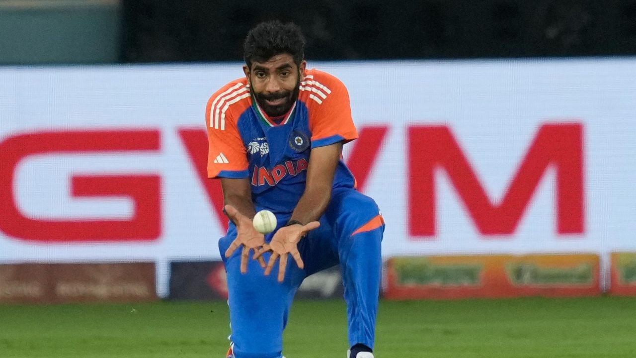 ઓસ્ટ્રેલિયામાં T20Iમાં ભારતીય બોલર દ્વારા લેવામાં આવેલી સૌથી વધુ વિકેટોની વાત કરીએ તો રવિચંદ્રન અશ્વિન 11 વિકેટ, હાર્દિક પંડ્યા -11 વિકેટ, અર્શદીપ સિંહ-10 વિકેટ અને જસપ્રીત બુમરાહની 8 વિકેટ સામેલ છે.