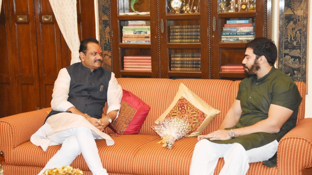 Jitu Vaghani family (1)