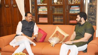 રાજ્યના નવા મંત્રીમંડળનું શપથવિધિ મહાત્મા મંદિર ખાતે વિશેષ આયોજન કરવામાં આવ્યું છે. નવા મંત્રીમંડળના તમામ મંત્રીઓએ શપથ લીધા છે. ભાજપની સરકારમાં આગામી 2 વર્ષ માટે નવું મંત્રીમંડળ રચવામાં આવ્યુ છે.