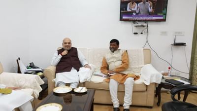 કાનાભાઈ શિવલાલ અમૃતિયાનો જન્મ 8 માર્ચ 1962 ના રોજ થયો છે. ગુજરાત વિધાનસભાનાસભ્ય છે,જેમણેગુજરાત,ભારતના મોરબી મત વિસ્તારનુંપાંચ ટર્મ માટે પ્રતિનિધિત્વ કર્યું હતું અને ભૂપેન્દ્રભાઈ પટેલના મંત્રીમંડળના ફેરબદલમાં તેઓ પ્રથમ વખત ગુજરાત સરકારના રાજ્યમંત્રી બન્યા છે. 