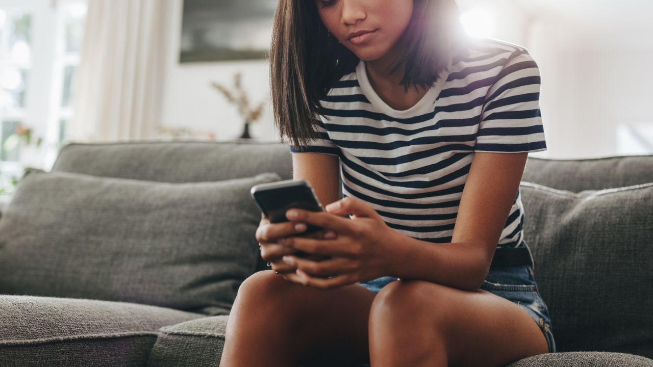 WiFi એટલે વાયરલેસ ફિડેલિટી (Wireless Fidelity). ચાલો જોઈએ કે આ ટેકનોલોજી કેવી રીતે કાર્ય કરે છે.