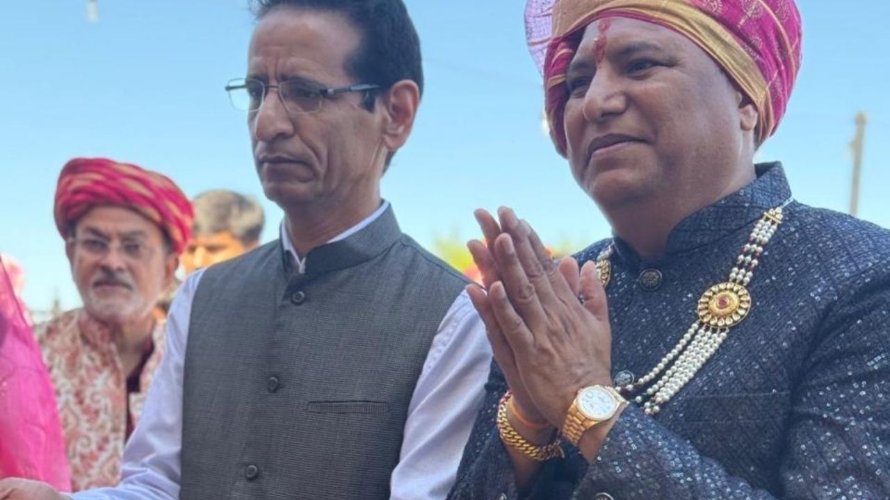 આ ભવ્ય દશેરા ઉત્સવનું આયોજન રાના ગ્રુપ ઓફ કેલિફોર્નિયાના પ્રમુખ કનકસિંહજી ઝાલાની આગેવાની હેઠળ કરવામાં આવ્યું હતું. ટીમના મુખ્ય સભ્યો મનોજકુમાર રાવલજી, મનિષકુમાર પરમાર, કૃષ્ણસિંહ રાજપરમાર, દક્ષાબા મહિદા, પુરવીબા વાઘેલા, સધના સિંહ અને સુનિલકુમારએ ઉત્સવની દરેક વિધિ અને આયોજન સમર્પણ અને ગર્વ સાથે નિભાવ્યું.