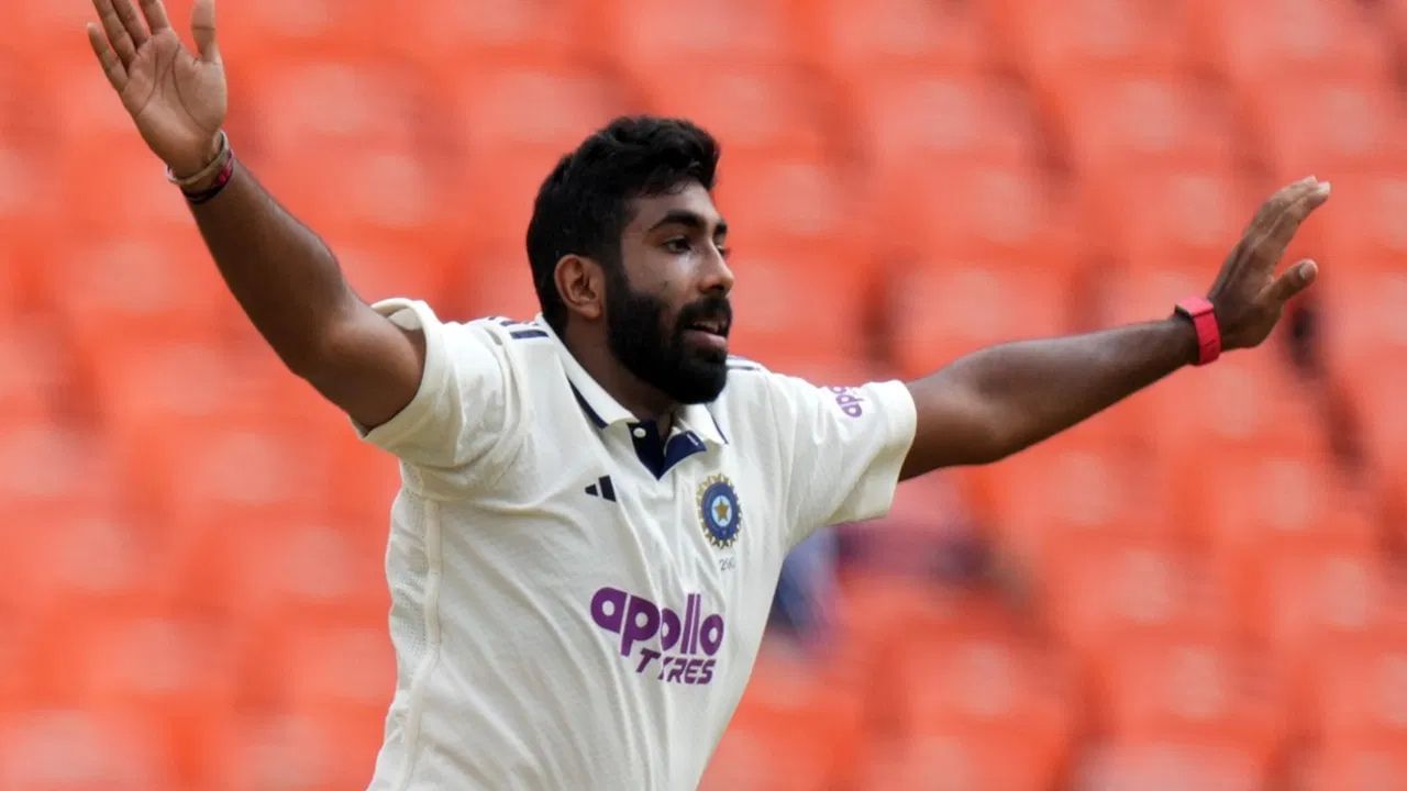 બુમરાહ 42.4 ના બોલિંગ સ્ટ્રાઈક રેટ સાથે બીજા ક્રમે છે. અક્ષર પટેલ 43.6 સાથે ત્રીજા ક્રમે છે અને મોહમ્મદ શમી 50.2 સાથે ચોથા ક્રમે છે.