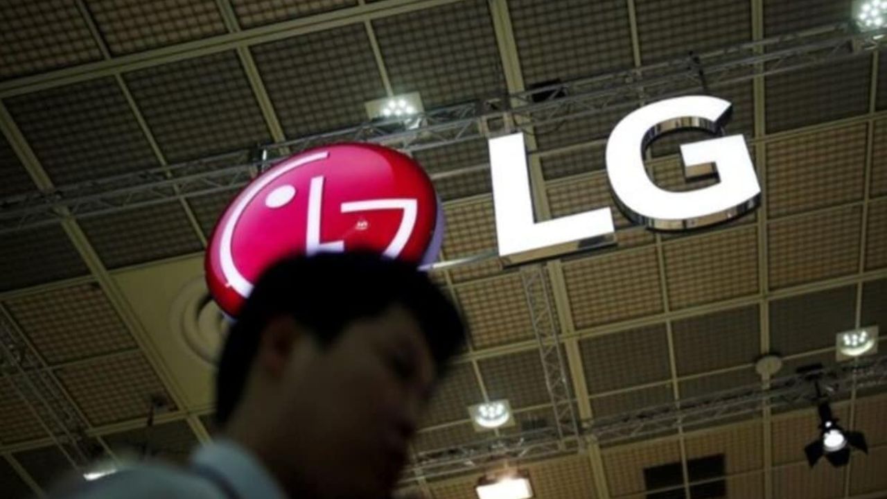 કંપનીના શેર BSE પર ₹1715 પર લિસ્ટ થયા, જે તેના IPO ભાવ ₹1140 થી ₹575 અથવા 50.44% વધારે છે. બીજી તરફ, NSE પર તેનો IPO ભાવ ₹1710.10 પર શરૂ થયો, જે તેના IPO ભાવ કરતા ₹570.10 અથવા 50.01% વધુ છે.