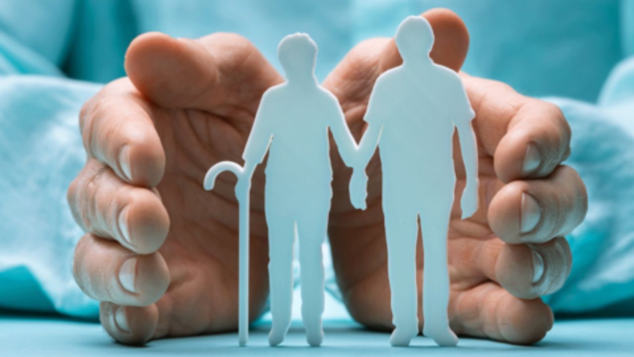 15 ઓક્ટોબરના રોજ લોન્ચ કરાયેલ, આ પોલિસીઓ ખાસ કરીને એવા લોકો માટે બનાવવામાં આવી છે જેઓ શેરબજારના જોખમોને ટાળીને તેમના રોકાણ પર ગેરંટીકૃત વળતર મેળવવા માંગે છે. બંને યોજનાઓની મુખ્ય વિશેષતા એ છે કે તે નોન-લિંક્ડ અને નોન-પાર્ટિસિપેટિંગ છે, એટલે કે તમારા પૈસા સંપૂર્ણપણે સુરક્ષિત રહેશે અને બજારના વધઘટથી પ્રભાવિત થશે નહીં.