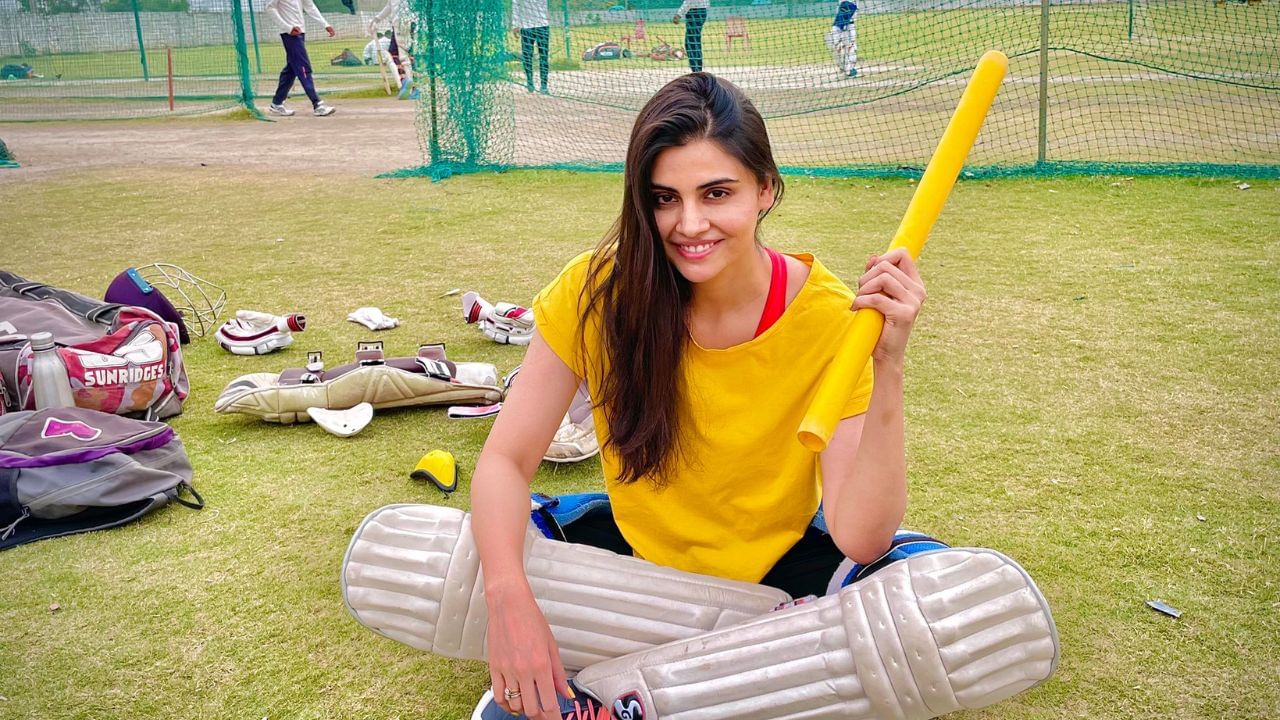  તેનો મોટાભાગનો સમય મુબંઈમાં પસાર કરે છે. માલતીનો ભાઈ દીપક ચહર ચેન્નાઈ સુપર કિંગ્સ સાથે લાંબા સમયથી જોડાયેલો છે.