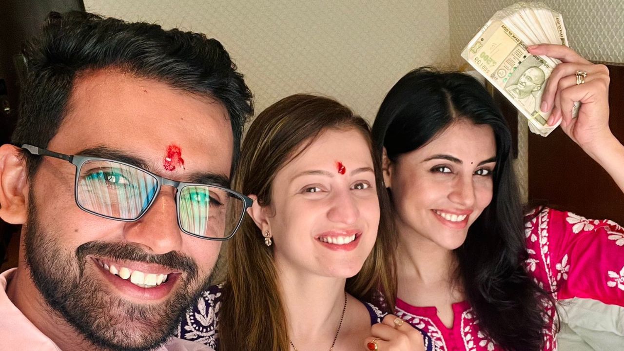 માલતી ફેમિના મિસ ઈન્ડિયા 2014 માં ફાઇનલિસ્ટ હતી અને ફેમિના મિસ ઈન્ડિયા દિલ્હી 2014 માં મિસ ફોટોજેનિકનો ખિતાબ પણ જીત્યો હતો. આનાથી મનોરંજન ઉદ્યોગમાં તેની કારકિર્દીને રસ્તો મળ્યો હતો.