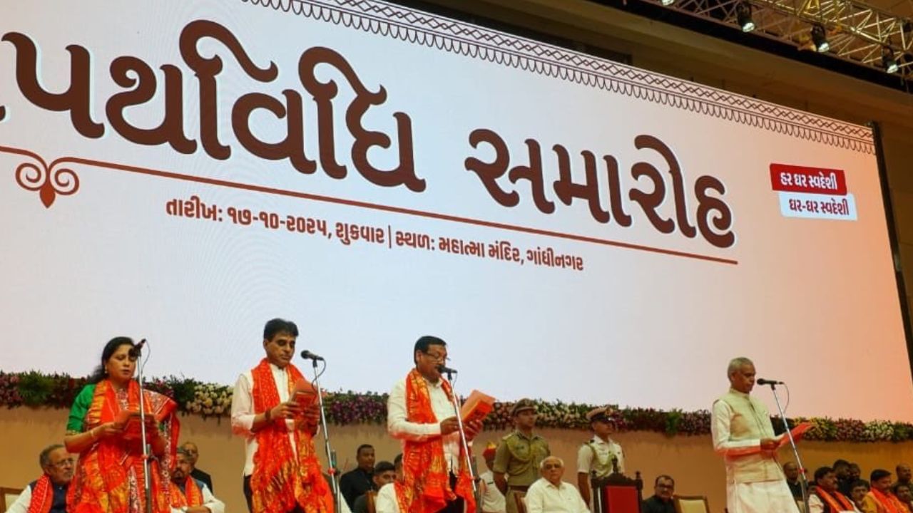  નવા મંત્રીમંડળમાં આ ત્રણ મહિલાઓ મનીષા વકીલ, રીવાબા જાડેજા, અને દર્શના વાઘેલાને સ્થાન મળ્યું છે.CM ભૂપેન્દ્ર પટેલના મંત્રીમંડળમાં સ્થાન પામેલા મનીષા વકીલનો જન્મ 25 માર્ચ 1975ના રોજ વડોદરામાં જન્મ થયો હતો. 