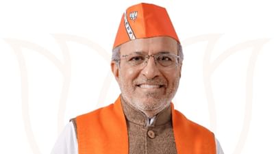 "મોઢવાડિયા" અટકનો ઇતિહાસ ગુજરાતના વણિક, બ્રાહ્મણ અને અન્ય સમુદાય સાથે જોડાયેલા છે. આ અટક મુખ્યત્વે સૌરાષ્ટ્ર પ્રદેશના પોરબંદર, જૂનાગઢ, ભાવનગર, વગેરેમાં પ્રચલિત છે. 