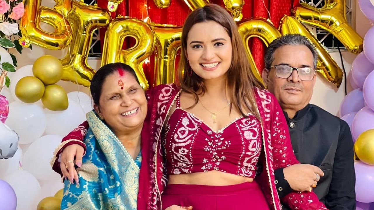 રિપોર્ટ અનુસાર, નીલમનું નામ ભોજપુરી સુપરસ્ટાર દિનેશ લાલ યાદવ એટલે કે નિરહુઆના નાના ભાઈ પ્રવેશ લાલ યાદવ સાથે જોડાયેલું છે.