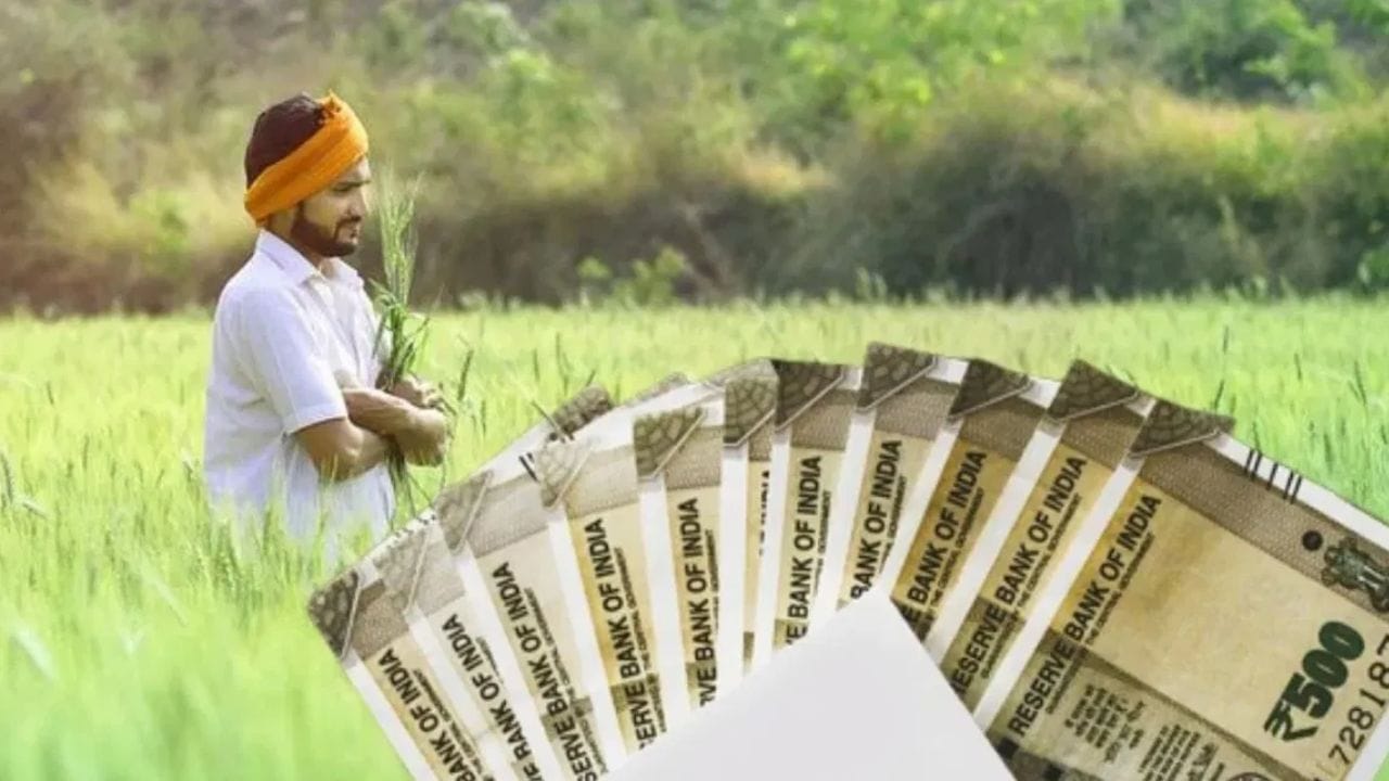 પ્રધાનમંત્રી ધન ધાન્ય કૃષિ યોજના હેઠળ, દેશભરના 100 પછાત અને ઓછા ઉત્પાદન ધરાવતા જિલ્લાઓમાં કૃષિને પ્રોત્સાહન આપવા અને ખેડૂતોની આવક સુધારવા માટે ઘણા પગલાં લેવામાં આવશે. 