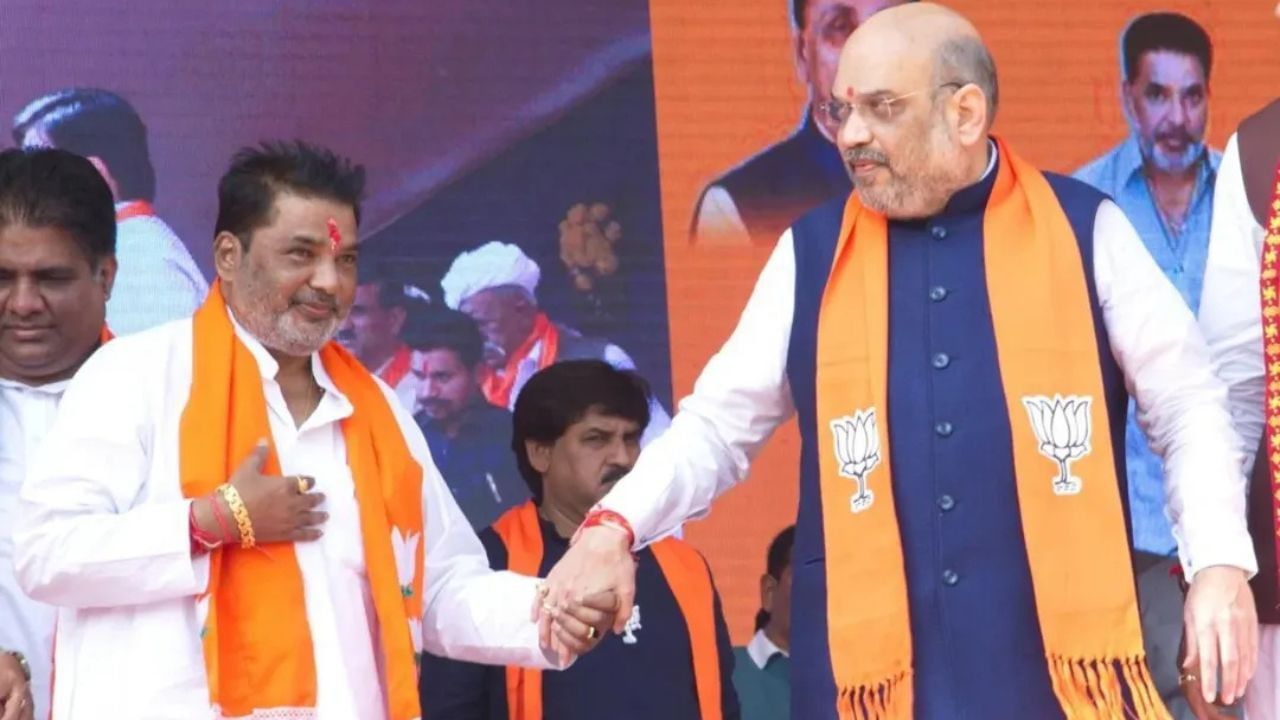 પરષોત્તમભાઈ ઓધવજીભાઈ સોલંકીનો જન્મ 23 મે 1961ના રોજ મુંબઈમાં થયો છે.પરષોત્તમભાઈ સોલંકીનો દીકરી દિવ્યેશ પણ ચૂંટણીનો પ્રચાર કરતો જોવા મળે છે. 