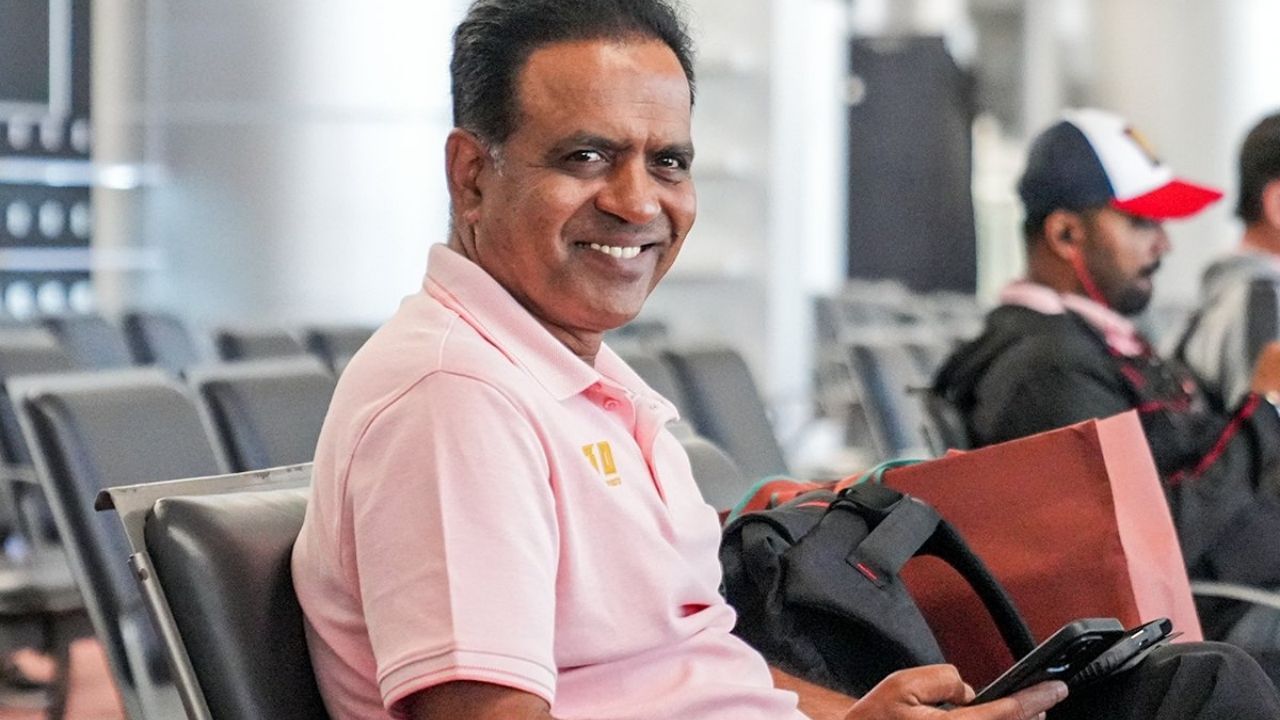 ભારતીય ક્રિકેટના પૂર્વ સ્પિન બોલર સુનીલ જોશીએ પંજાબ કિંગ્સની સાથે પોતાની સફરને અલવિદા કહ્યું છે. સ્પિન બોલિગ કોચના રુપમાં પોતાની ભૂમિકામાંથી રાજીનામું આપતા તેમણે આગામી સીઝન માટે તે હાજર રહેશે નહી તેવી સુચના પણ આપી છે.