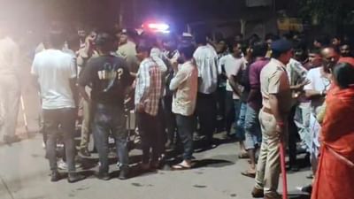 Rajkot : રૈયાધાર વિસ્તારમાં બબાલ, કુખ્યાત ગેંગ દ્વારા ત્રણથી ચાર લોકો પર ધોકા પાઈપ વડે કર્યો હુમલો, જુઓ Video