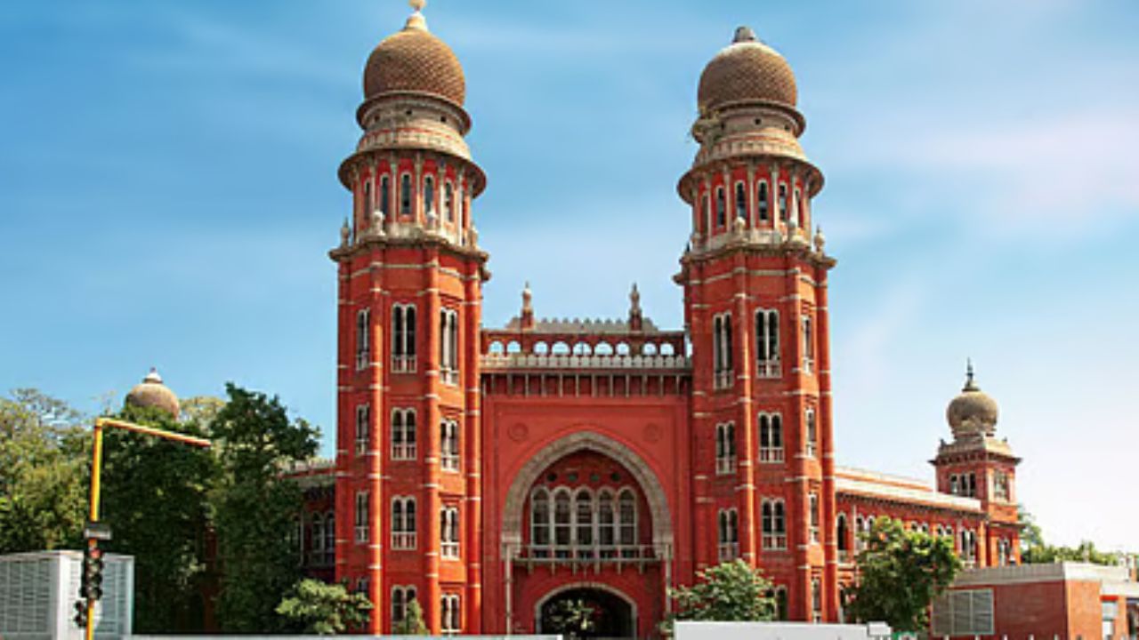 કોર્ટે કહ્યું હતું કે, "કેટલાક જૂથોએ વાંધો ઉઠાવ્યો હોવાથી, ધાર્મિક સભાને ગુનાહિત પ્રવૃત્તિ કહી શકાય નહીં."
