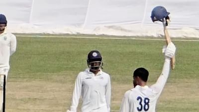 2025-26 રણજી ટ્રોફીની શરૂઆત શાનદાર રહી છે. ટુર્નામેન્ટના પહેલા બે દિવસમાં બેટ્સમેનોએ ઘણી શાનદાર ઈનિંગ્સ રમી છે. 16  ઓક્ટોબર, 2025 ના રોજ, રણજી ટ્રોફીના પહેલા રાઉન્ડના બીજા દિવસે, પાંચ બેટ્સમેનોએ બેવડી સદી ફટકારી હતી.