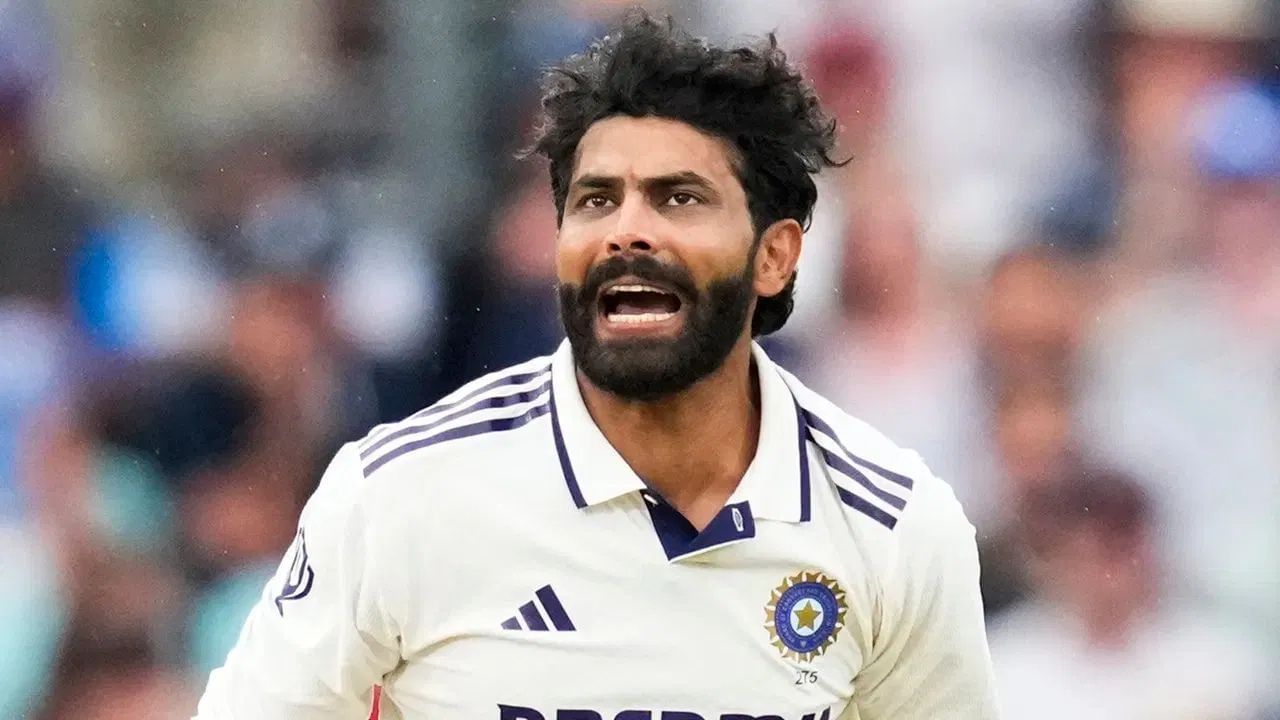 ચેમ્પિયન્સ ટ્રોફીમાં જાડેજાનું પ્રદર્શન ખૂબ નિરાશાજનક રહ્યું હતું. તેણે 5 મેચમાં 5 વિકેટ લીધી અને 27 રન બનાવ્યા. કદાચ આ પ્રદર્શનને કારણે તેને ODI ટીમમાં સામેલ ન કર્યો હોય, પરંતુ મુખ્ય પસંદગીકાર અજિત અગરકરે એક અલગ કારણ આપ્યું છે.