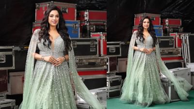 સંસ્કારી લુક માટે જાણીતી TV એક્ટ્રેસ અનુપમાં એટલે કે રૂપાલી ગાંગુલીએ તાજેતરમાં ગ્લેમરસ અવતાર જોવા મળી રહી છે. અભિનેત્રીએ ડીપનેક ફ્લોર લેન્થ ગાઉનમાં પોતાની સુંદરતા દેખાડી છે.