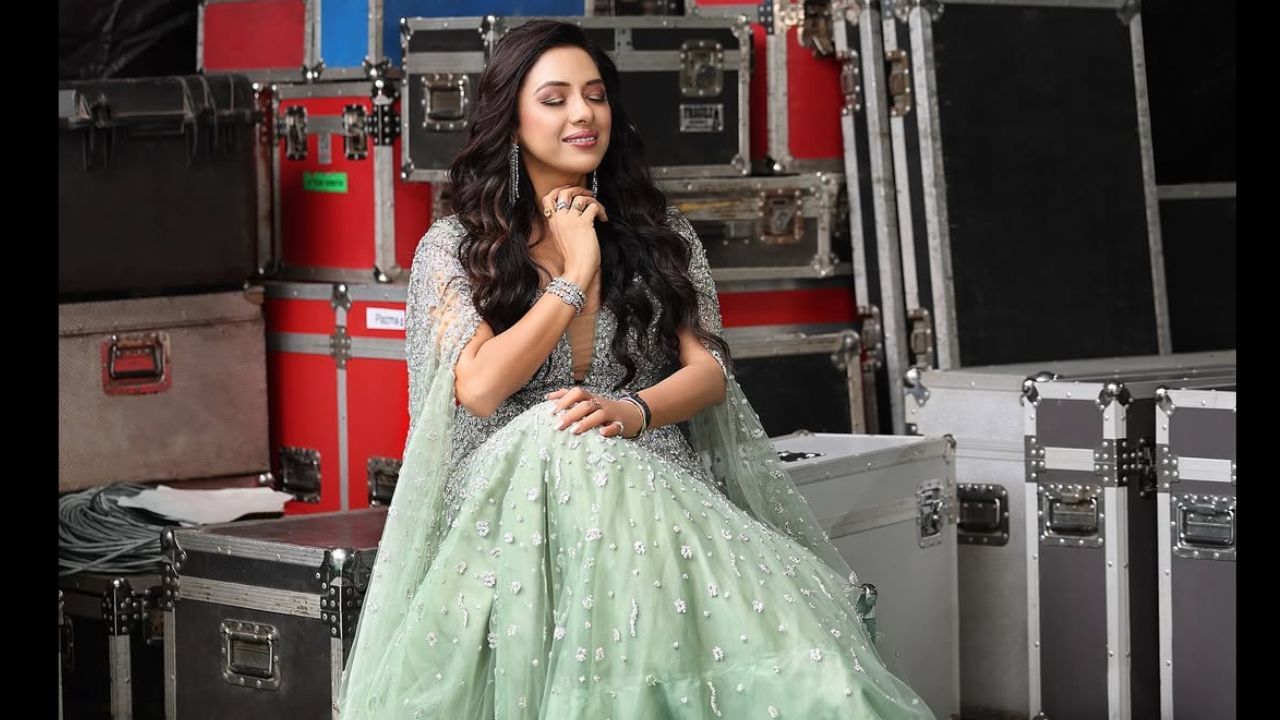 અભિનેત્રીએ આગળ લખ્યું, "હું ખરેખર માનું છું કે તે મહાકાલ બાબા દ્વારા મોકલવામાં આવેલા આશીર્વાદ છે જે અમને યાદ અપાવવા માટે છે કે તે હંમેશા અમારી સાથે છે."