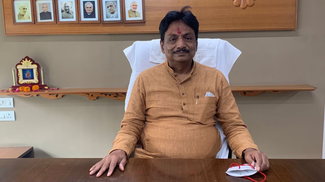 મંત્રીમંડળમાં આરોગ્ય અને પરિવાર કલ્યાણ, ઉચ્ચ અને ટેકનિકલ શિક્ષણ, તબીબી શિક્ષણ, કાયદો અને ન્યાય અને સંસદીય બાબતોનો સમાવેશ થાય છે.