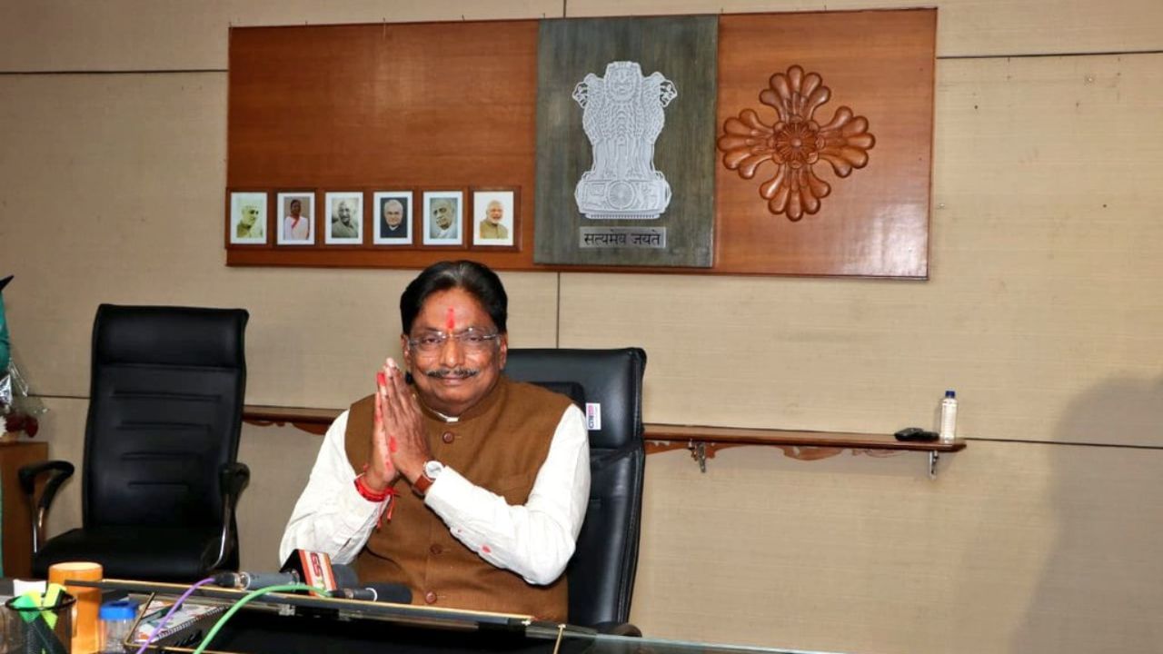  તમને જણાવી દઈએ કે, ઋષિકેશ પટેલ ઉત્તર ગુજરાતનો જાણીતો ચહેરો છે. તેઓ કડવા પાટીદાર જ્ઞાતિમાંથી આવે છે. તેનો મતવિસ્તાર વિસનગર,મહેસાણા છે.