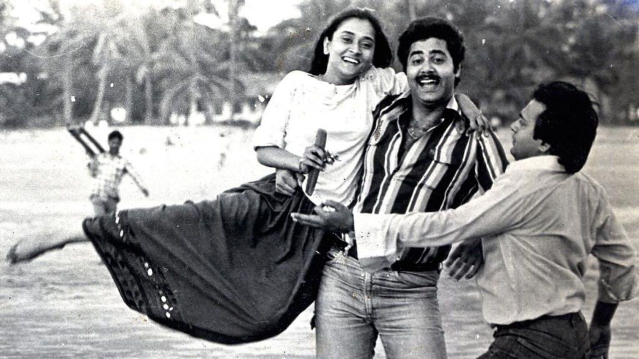 સતીશ શાહનું 25 ઓક્ટોબર 2025ના રોજ મુંબઈ, મહારાષ્ટ્ર, ભારતમાં અવસાન થયું છે.સતીશ શાહના પરિવારમાં કોણ કોણ છે? તેના વિશે વિસ્તારથી જાણીએ.