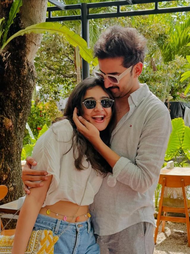 ડાઉન ટુ અર્થ છે આ અભિનેત્રી, જુઓ પરિવારમાં કોણ કોણ છે