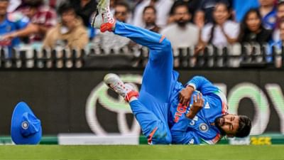 સોમવારનો દિવસ ભારતીય રમત જગત માટે નિરાશાજનક સાબિત થયો, કારણ કે એક પછી એક સ્ટાર ખેલાડીઓને ગંભીર ઈજાઓના સમાચાર સામે આવ્યા. ક્રિકેટથી લઈને બેડમિન્ટન સુધી, ભારતના સ્ટાર ખેલાડીઓને ગંભીર ઈજાઓ થઈ હતી, જેના કારણે તેઓ લાંબા સમય સુધી રમતથી દૂર રહી શકે છે.