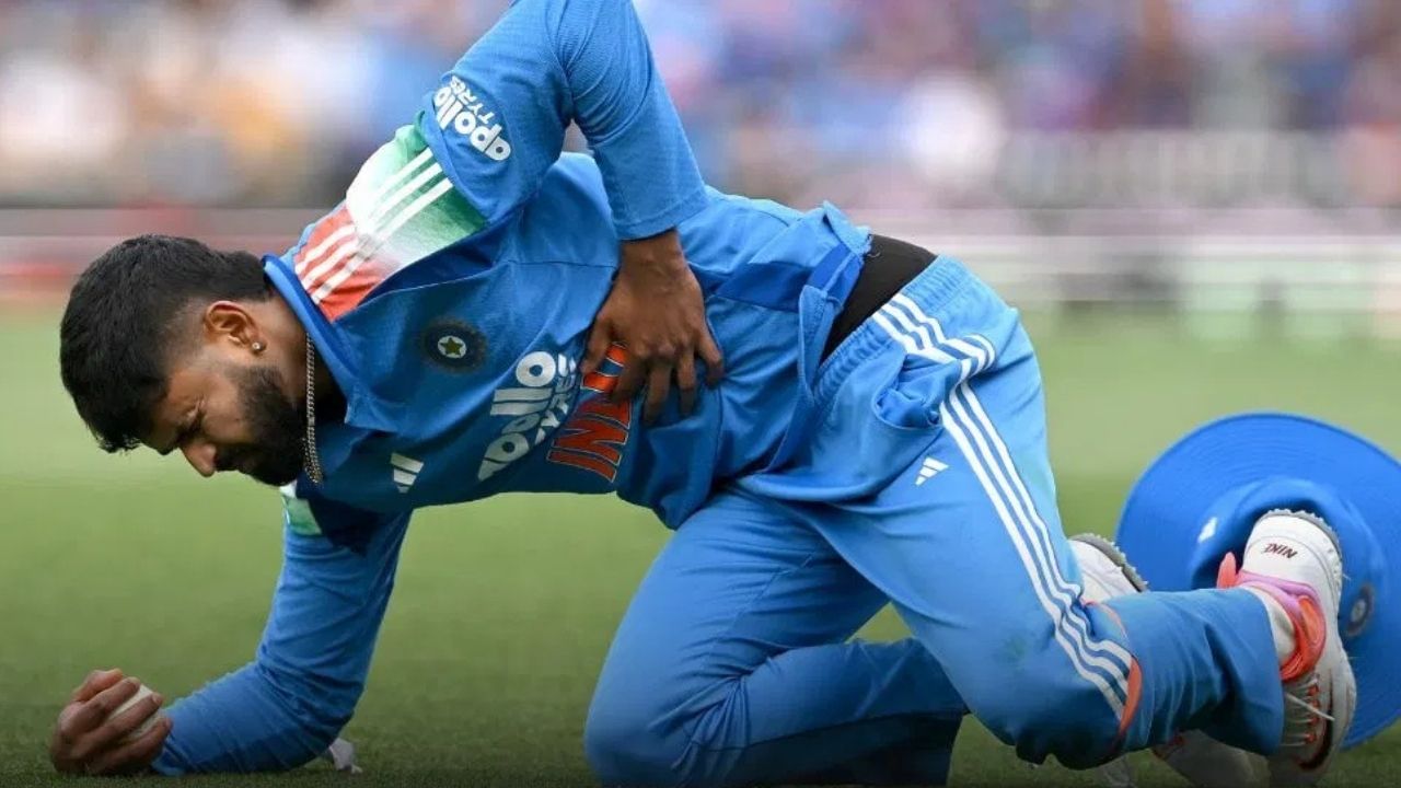 હાલમાં તેના સ્વાસ્થમાં સુધારો જોવા મળી રહ્યો છે પરંતુ બીસીસીઆઈની મેડિકલ ટીમનો એક સભ્ય તેની સાથે સિડનીમાં છે. તેની રિકવરીમાં  વધુ સમય લાગી શકે છે.