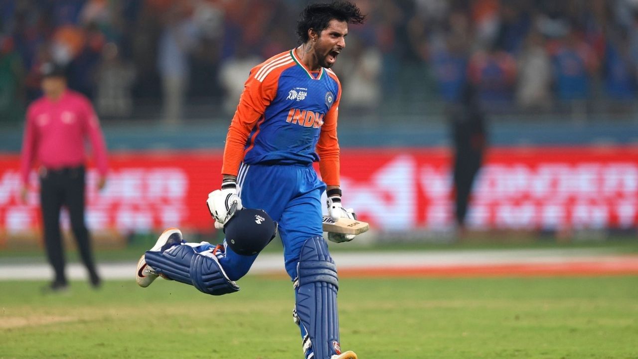 બીજું નામ છે તિલક વર્માનુ. તિલક વર્માએ ગત્ત મહિને એશિયા કપની ફાઈનલમાં પાકિસ્તાન વિરુદ્ધ ટીમને જીત અપાવી હતી. અને રાતોરાત સ્ટાર બની ગયો હતો. તેમણે 2023માં બાંગ્લાદેશ વિરુદ્ધ વનડે ડેબ્યુ કર્યું હતુ. તેમણે માત્ર 4 મેચમાં 68 રન બનાવ્યા છે. પરંતુ એશિયા કપમાં શાનદાર પ્રદર્શન કર્યું હતુ.