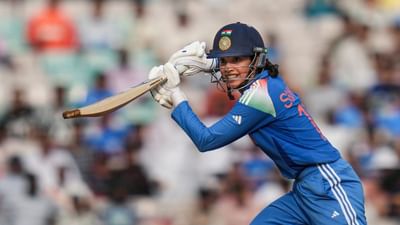 ભારત અને ઓસ્ટ્રેલિયા વચ્ચે મહિલા ODI વર્લ્ડ કપની બીજી સેમિફાઇનલ 30 ઓક્ટોબરે નવી મુંબઈના DY પાટિલ સ્ટેડિયમ ખાતે રમાશે. આ હાઇ-વોલ્ટેજ મેચમાં, ટીમ ઇન્ડિયાની સ્ટાર ઓપનર સ્મૃતિ મંધાના એક ખાસ રેકોર્ડ બનાવી શકે છે.