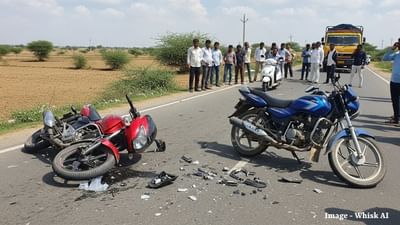 Surat : માંડવીમાં 2 બાઈક વચ્ચે સર્જાયો અકસ્માત, 3 યુવકના મોત, પરિવારમાં શોકનો માહોલ, જુઓ Video Surat : માંડવીમાં 2 બાઈક વચ્ચે સર્જાયો અકસ્માત, 3 યુવકના મોત, પરિવારમાં શોકનો માહોલ, જુઓ Video