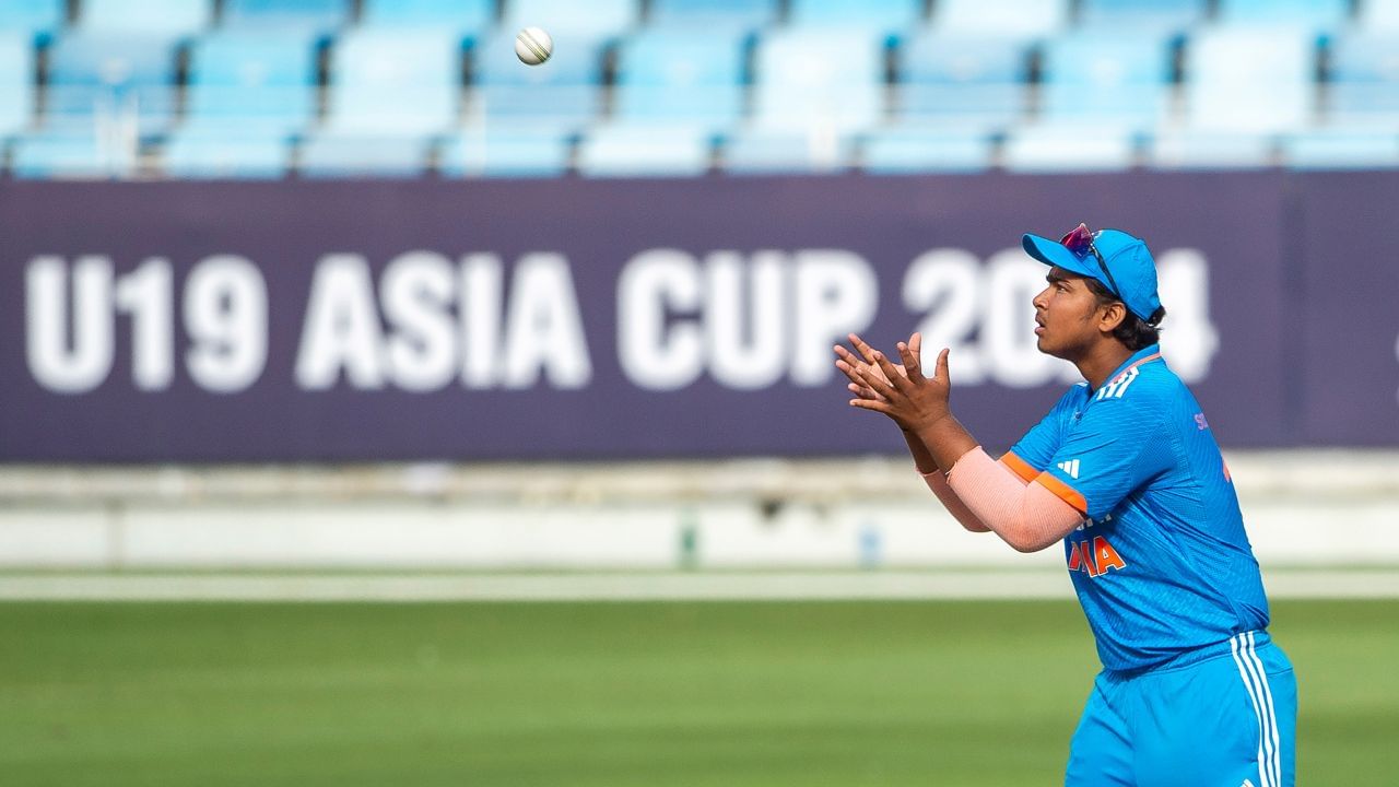 બિહારની રણજી ટ્રોફી ટીમની વાત કરીએ તો. પીયુષ કુમાર સિંહ,ભાષ્કર દુબે, સકીબુલ ગની કેપ્ટન, વૈભવ સૂર્યવંશી વાઈસ કેપ્ટન, અર્ણવ કિશોર, આયુષ લોહારુકા, બિપિન સૌરભ, આમોદ યાદવ,નવાઝ ખાન, સાકિબ હુસૈન, રાધવેન્દ્ર પ્રતાપ સિંહ, સચિન કુમાર સિંહ, હિંમાશુ સિંહ, ખાલિદ આલમ,સચિન કુમાર (ALL photo :PTI)