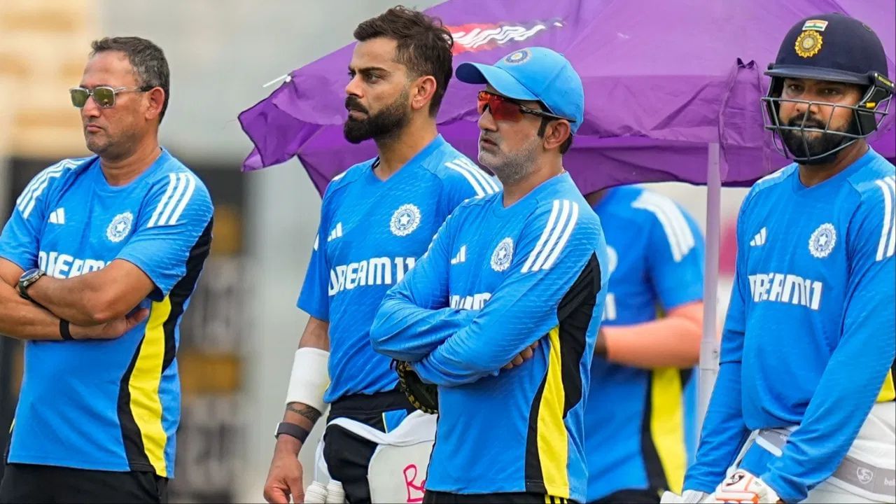 હકીકતમાં, 2027ના વનડે વર્લ્ડ કપના આયોજનના ભાગ રૂપે ઓસ્ટ્રેલિયા પ્રવાસ પહેલા જ રોહિત પાસેથી વનડે ટીમની કેપ્ટનશીપ છીનવી લેવામાં આવી છે. આ બધા વચ્ચે ટીમ ઈન્ડિયાના મુખ્ય કોચ ગૌતમ ગંભીર અને મુખ્ય પસંદગીકાર અજિત અગરકર વચ્ચેની ગુપ્ત યોજના અંગે એક ચોંકાવનારો ખુલાસો થયો છે.