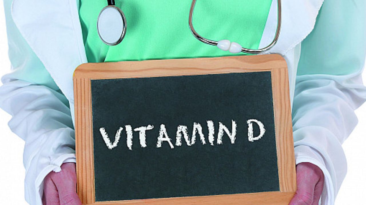 વિટામિન ડી સપ્લિમેન્ટ્સ સુરક્ષિત રીતે કેવી રીતે લેવા: વિટામિન ડી સપ્લિમેન્ટ્સ પોતાની મેળે કામ કરતા નથી. તેમની સાથે magnesium અને vitamin K2 લેવું જરૂરી છે. મેગ્નેશિયમ વિટામિનને એક્ટિવ કરે છે, જ્યારે વિટામિન K2 કેલ્શિયમને હાડકાં સુધી પહોંચાડવામાં મદદ કરે છે અને તેને ધમનીઓમાં જમા થતા અટકાવે છે.
