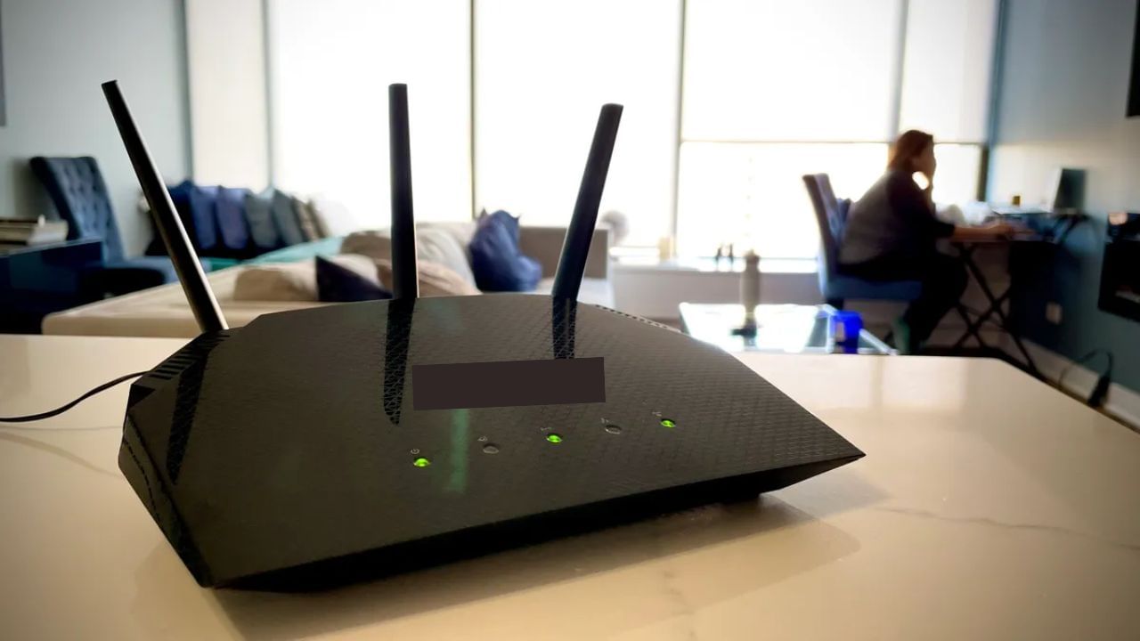 ઉપરોક્ત કોડ આઇફોન વપરાશકર્તાઓ માટે ઉપયોગી થશે નહીં. જો તમે તમારા ફોન પર ધીમી વાઇફાઇ સ્પીડનો અનુભવ કરી રહ્યા છો, તો તમે તેને ઠીક કરવા માટે બે વસ્તુઓ કરી શકો છો. પ્રથમ, તમારા આઇફોનને રીસ્ટાર્ટ કરવાનો પ્રયાસ કરો. આપણે ઘણીવાર અમારા સ્માર્ટફોનને રીસ્ટાર્ટ કરતા નથી. 