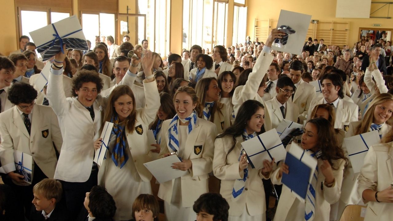 આ શાળામાં બાળકને શિક્ષિત કરવા માટે, વાર્ષિક 1 કરોડ રૂપિયાથી વધુ ચૂકવવા પડે છે. પબ્લિક ડોમેઇનમાંથી મળેલી માહિતી અનુસાર, શાળાની ફી 133,000 યુએસ ડોલર અથવા આશરે 11164385 રૂપિયા છે.