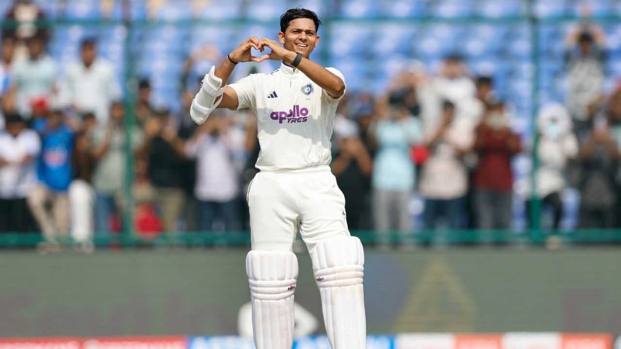 યશસ્વી જયસ્વાલ માત્ર 23 વર્ષનો છે અને તેણે અત્યાર સુધીમાં સાત ટેસ્ટ સદી ફટકારી છે. આટલી નાની ઉંમરે ફક્ત સચિન તેંડુલકરે જ 11 સદી ફટકારી છે. 