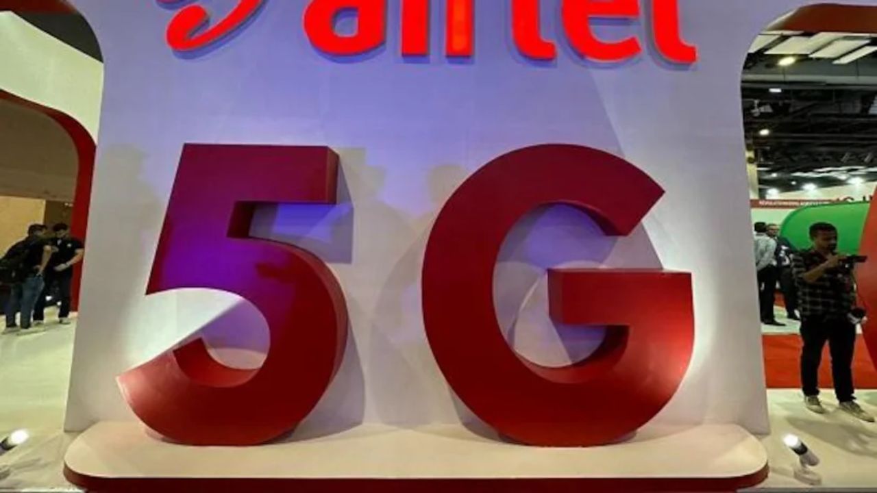 એરટેલ: એક મહિનાના પ્લાન માટે, એરટેલ ₹398, ₹399 અને ₹409 ના ભાવે અમર્યાદિત 5G ડેટા પ્લાન ઓફર કરે છે. વધુમાં, ₹598 ના ભાવે બે મહિનાનો પ્લાન અનલિમિટેડ 5G એક્સેસ આપે છે. એરટેલ ₹1029 અને ₹1729 માં ત્રણ મહિનાના પ્લાન ઓફર કરે છે. આ બધા પ્લાન દરરોજ 100 SMS અને અનલિમિટેડ કોલિંગ પણ આપે છે.