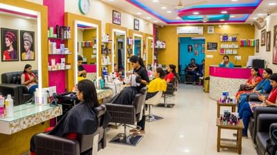 આજના સમયગાળામાં બ્યુટી પાર્લરનો બિઝનેસ ખૂબ ઝડપથી વિકસિત થઈ રહ્યો છે. હાલના સમયમાં દરેક વ્યક્તિ પોતાના દેખાવ પર ધ્યાન આપે છે. જો એવામાં તમે બ્યુટી પાર્લરનો બિઝનેસ શરૂ કરો છો, તો તે તમારા માટે ખૂબ જ ફાયદાકારક સાબિત થઈ શકે છે. 