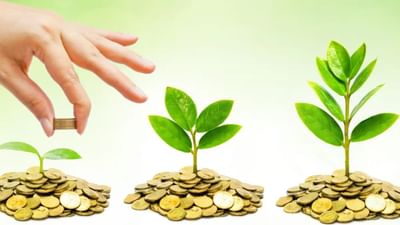 ભારતમાં રોકાણકારો હંમેશા નાની બચત યોજનાઓને ફોલો કરે છે. બીજું કે, 2025-26 નાણાકીય વર્ષના ત્રીજા ક્વાર્ટર માટે ઘણી નાની બચત યોજનાઓ પરના વ્યાજ દરો યથાવત રહેશે. ઓક્ટોબરથી ડિસેમ્બર 2025 સુધી રોકાણકારોને પાછલા ક્વાર્ટર જેટલું જ રિટર્ન મળતું રહેશે.