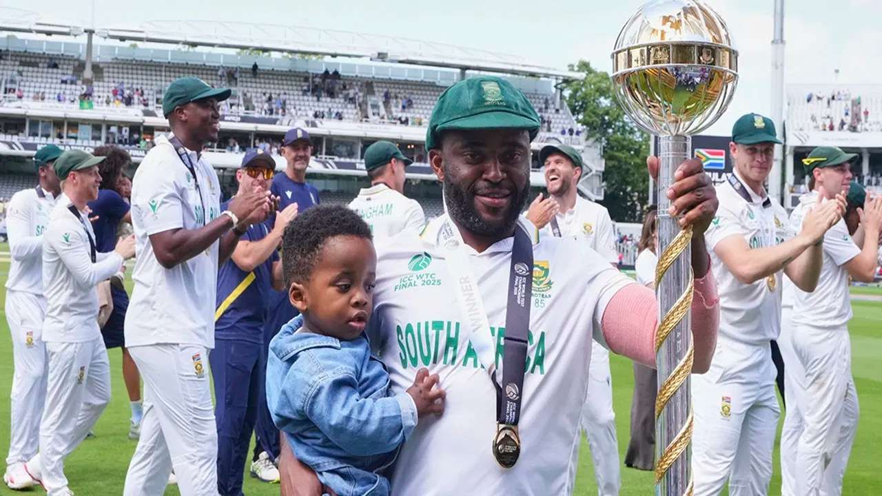 વનડે શ્રેણી 30 નવેમ્બરથી શરૂ થશે, જેમાં રાંચી, રાયપુર અને વિશાખાપટ્ટનમમાં મેચ રમાશે. પાંચ મેચની ટી20 શ્રેણી 9 ડિસેમ્બરથી શરૂ થશે. આ મેચ કટક, ન્યુ ચંદીગઢ, ધર્મશાલા, લખનૌ અને અમદાવાદમાં રમાશે.