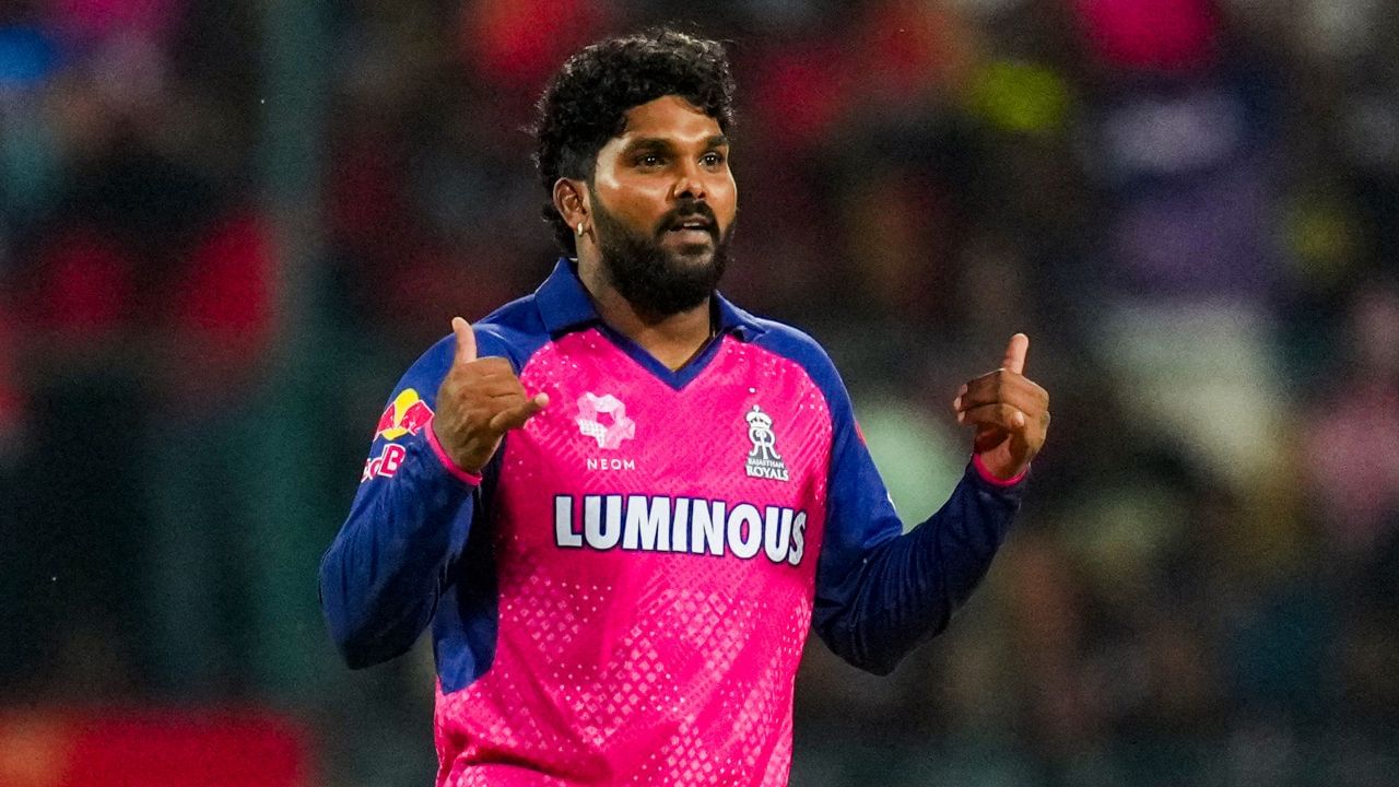 રાજસ્થાન રોયલ્સનો દિગ્ગજ ખેલાડી વાનિંદુ હસરંગા ગત્ત સીઝનમાં પોતાની લયમાં જોવા મળ્યો ન હતો આ કારણે તેને પણ રિલીઝ કરવામાં આવી શકે છે.