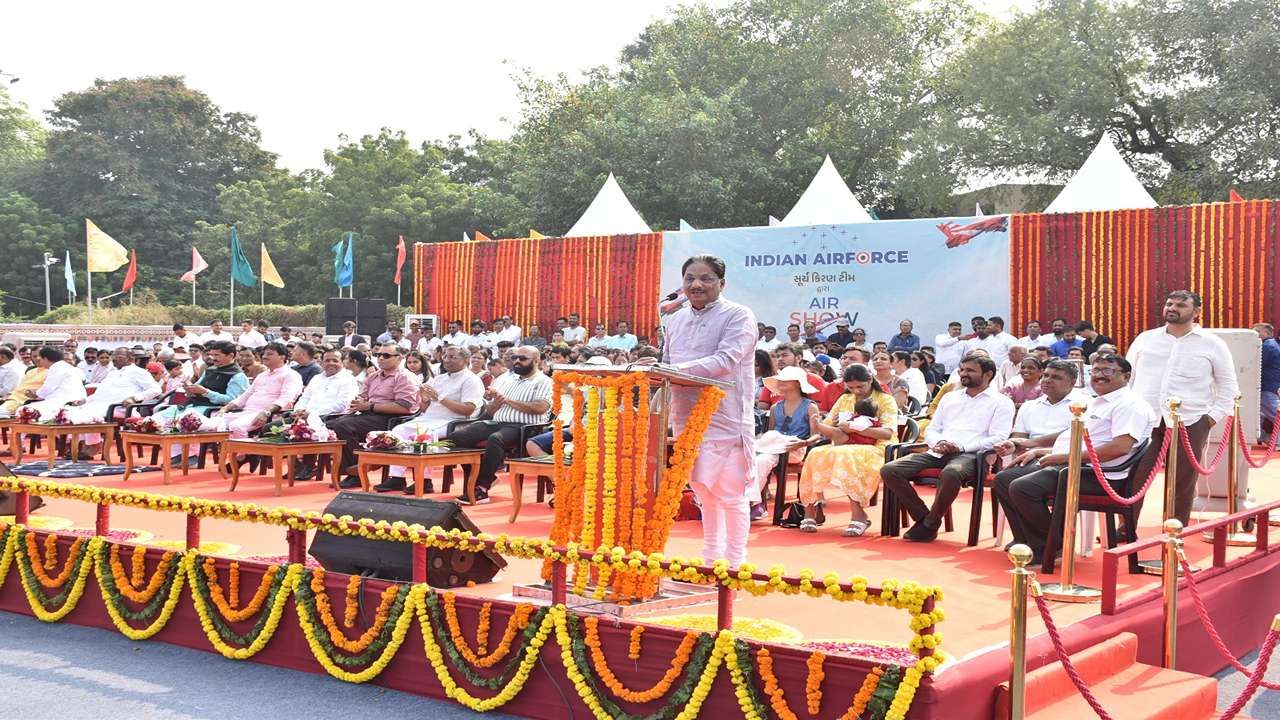 mahesana air show 4_2_11zon