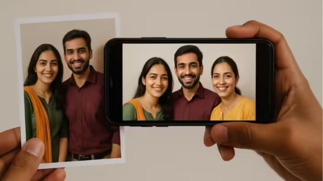 જો ફેમિલી ફોટો કે લગ્નનો ફોટો હોય તો : “Fix the torn areas of this family photo, make the faces clear and sharp, and restore the colors naturally.” આ પ્રોમ્પ્ટ એડ કરો