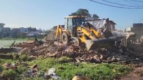 ગોધરામાં અસામાજિક તત્વોના ગેરકાયેદ બનાવેલા મકાન ફરી વળ્યુ બુલડોઝર